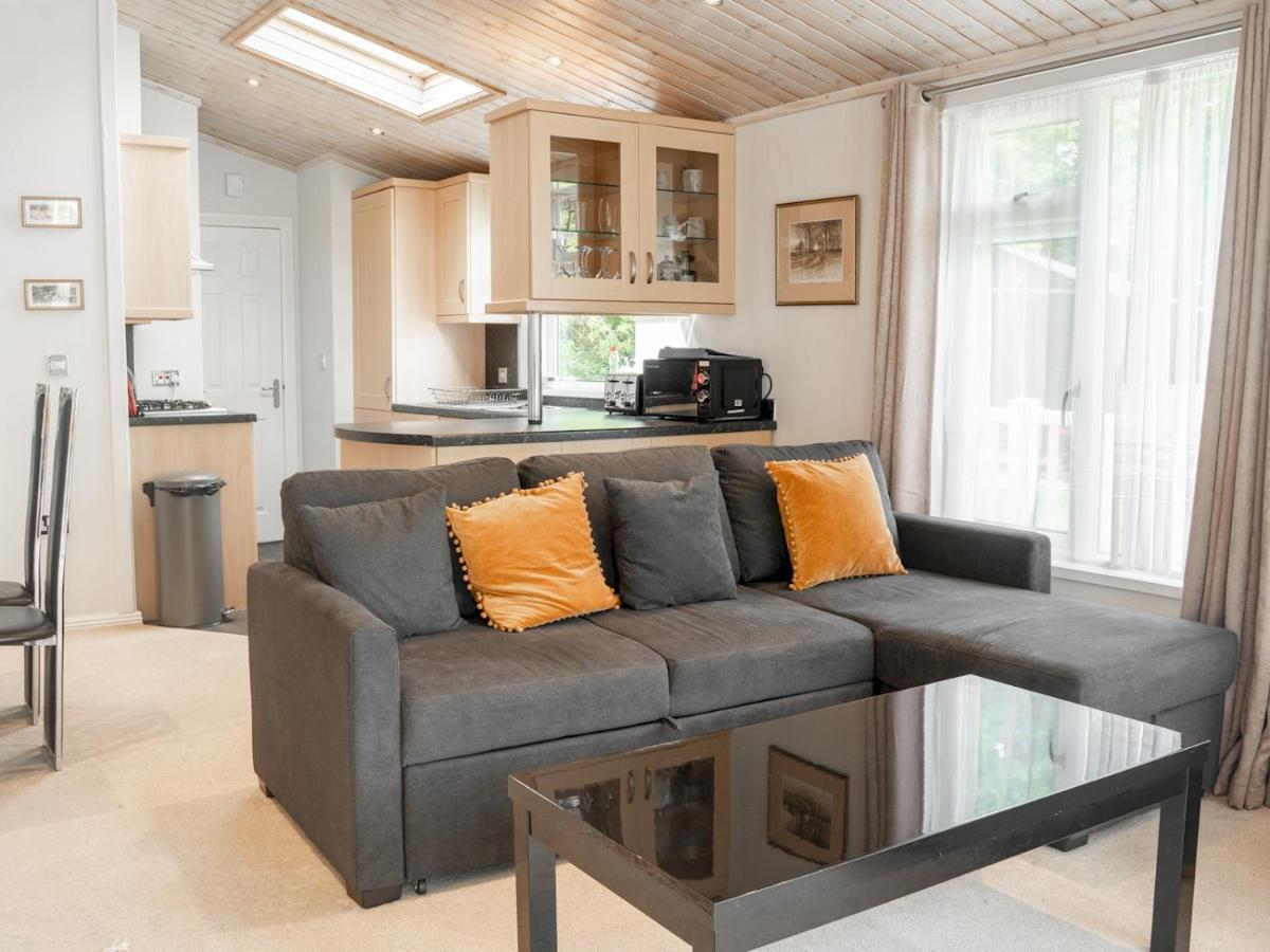 Pass The Keys The Lodge At Point House Farm - Sleeps Up To 6 Chester Buitenkant foto