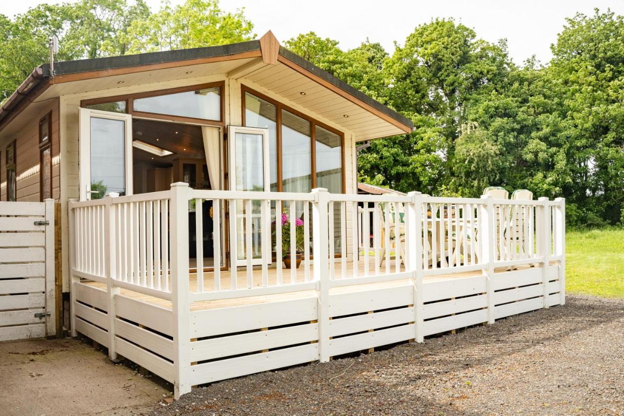 Pass The Keys The Lodge At Point House Farm - Sleeps Up To 6 Chester Buitenkant foto
